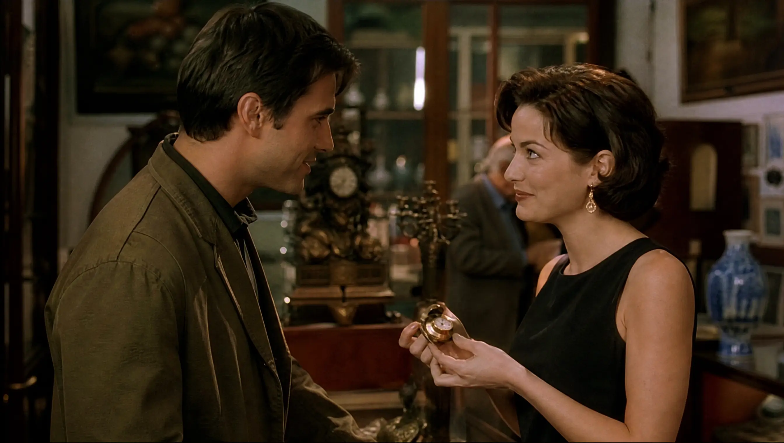He Offered to Judge Expensive Objects With Her — Then She Said They Were Already on a Date