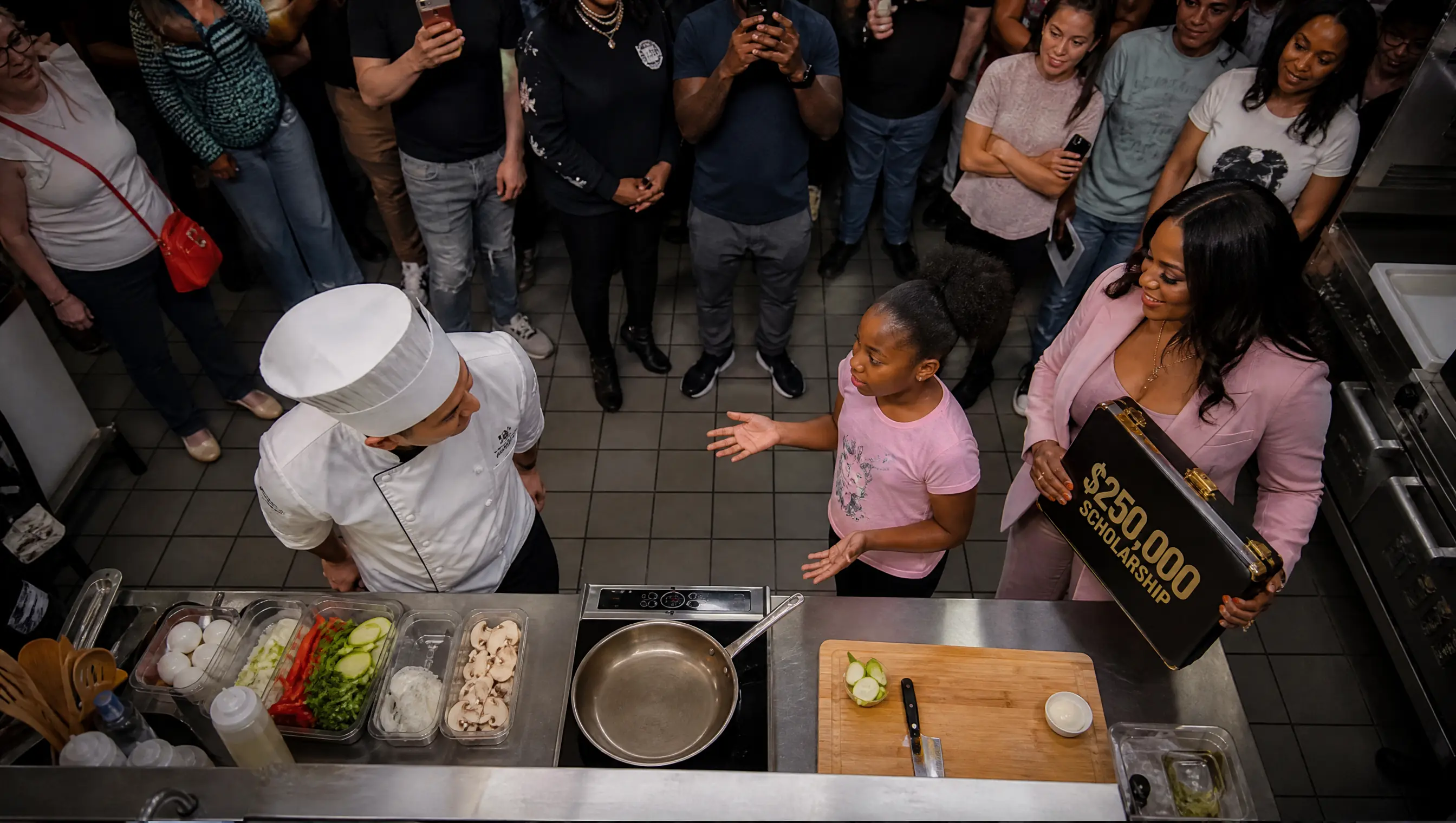 She Asked for an Empty Pan and Ninety Seconds — Then Her Mother Locked the Offer Away