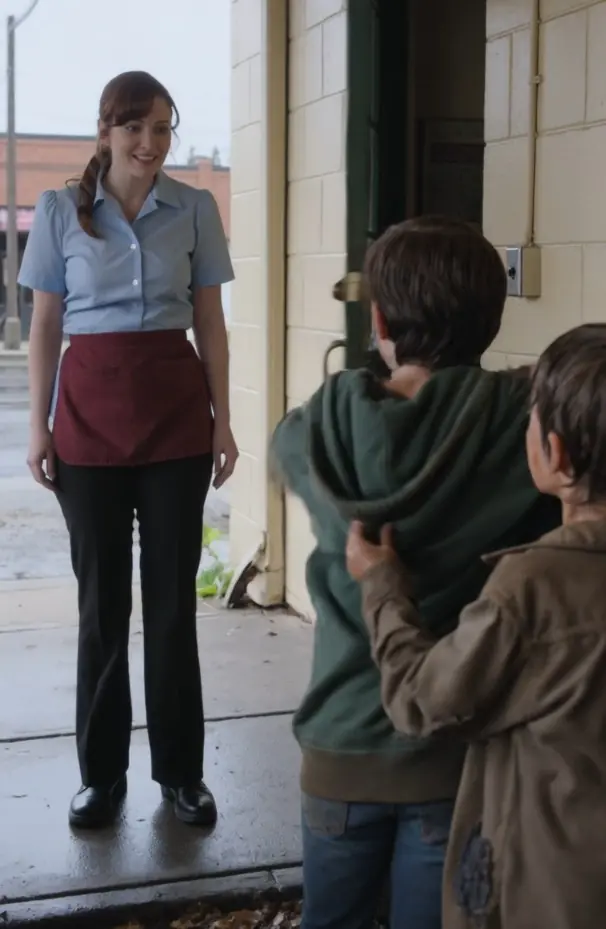 A Waitress Fed Two Homeless Brothers After Their Mother Died — Then Two Men in Suits Arrived With a Letter She Never Expected