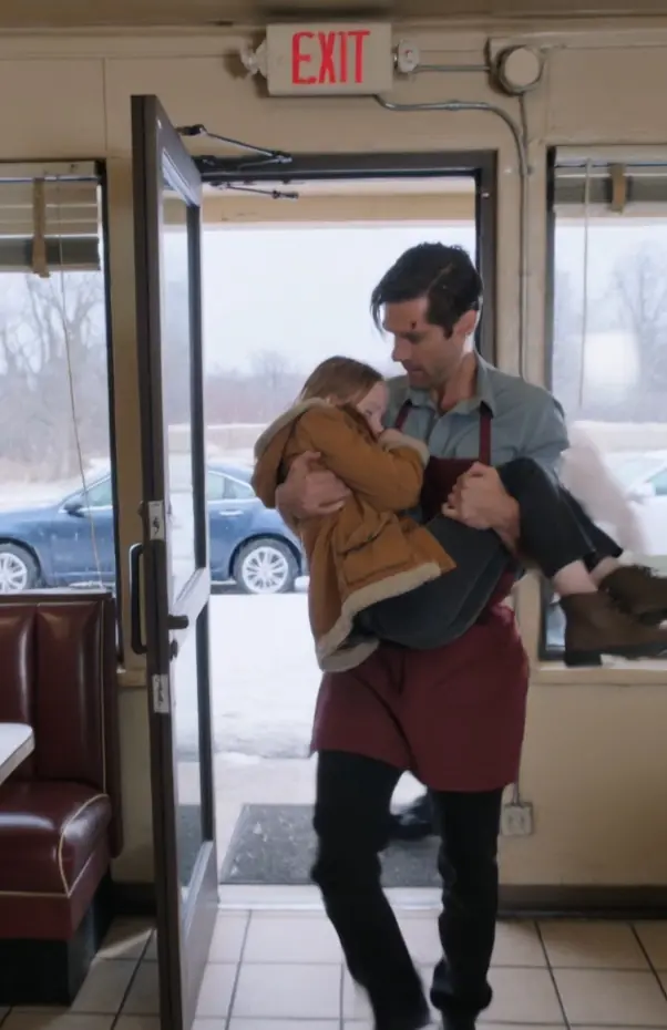 A Diner Worker Carried a Freezing Little Girl Inside — Then He Found the Name Her Mother Had Hidden in Her Coat