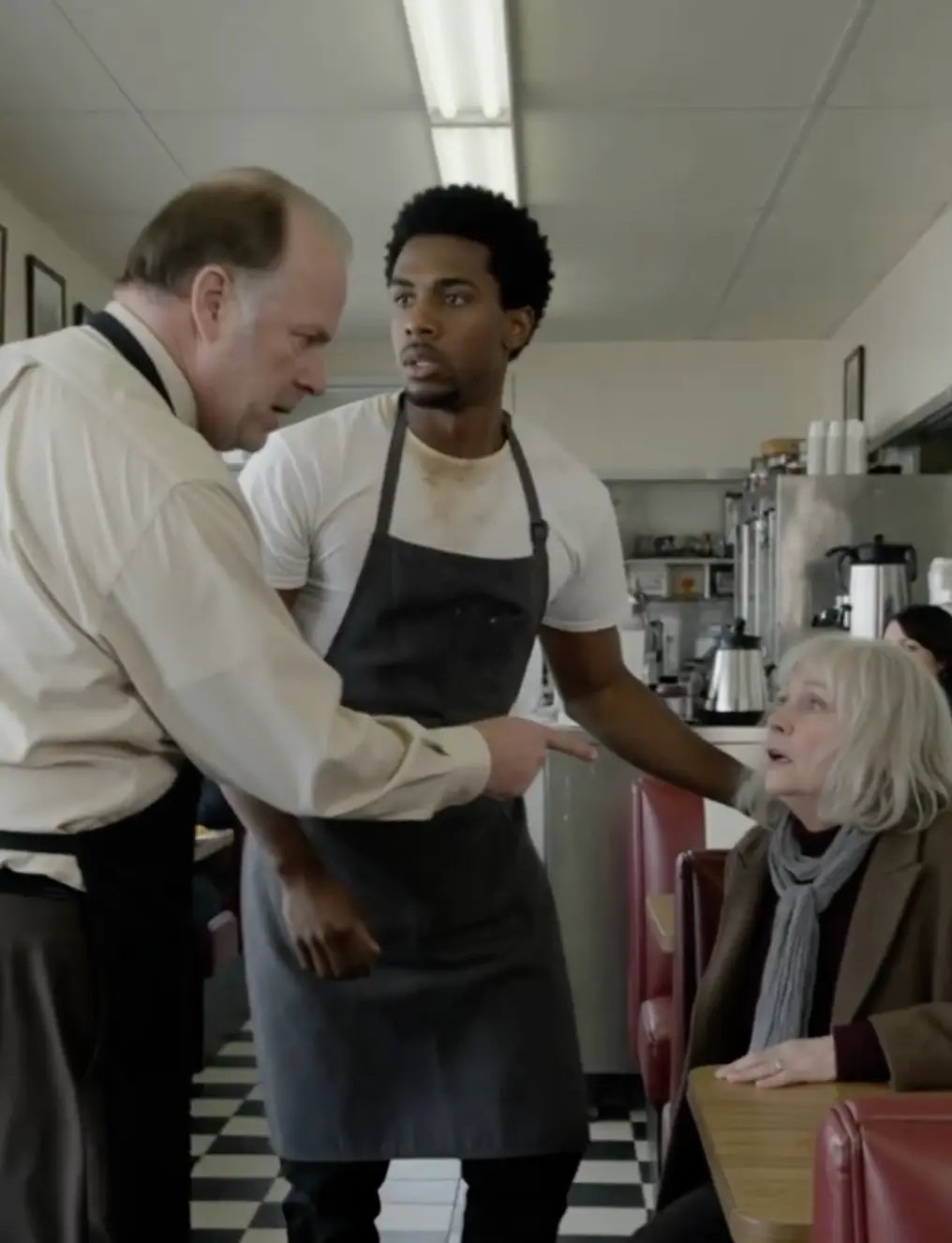 A Black Waiter Rushed to Save an Elderly Woman Choking in a Diner — Then His Furious Manager Discovered Who She Really Was