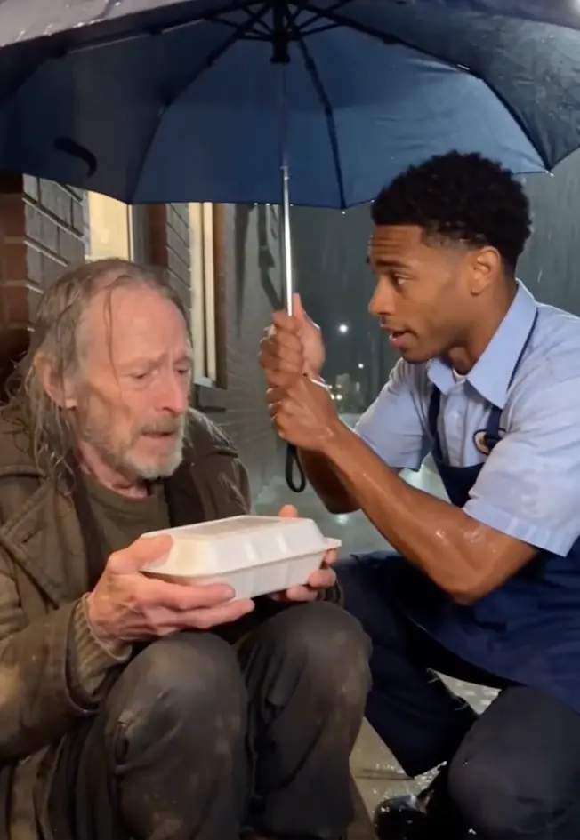 A Young Waiter Fed a Homeless Old Man in the Rain — Days Later, a Wealthy Stranger Recognized the Key He Was Carrying